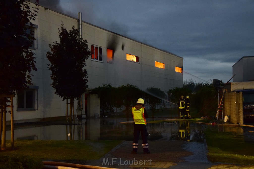 Grossbrand Halle Troisdorf Kriegsdorf Junkersring P409.JPG - Miklos Laubert